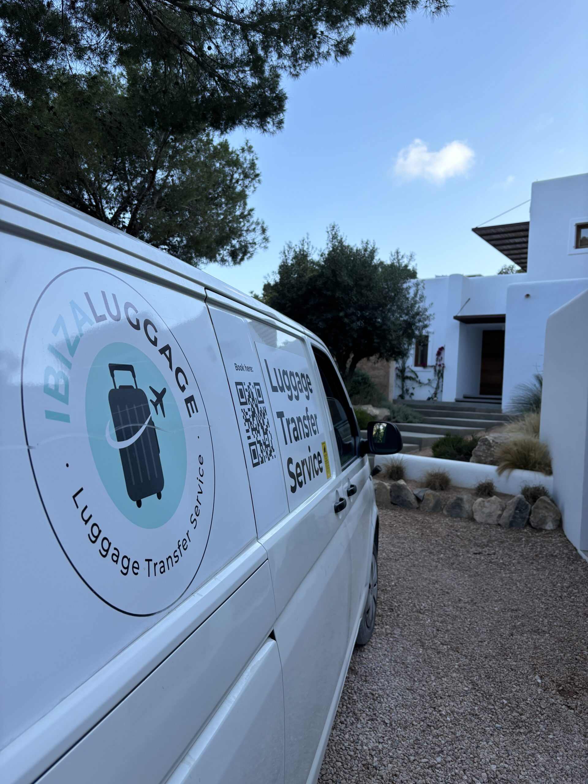 Same-day luggage transfer in Ibiza