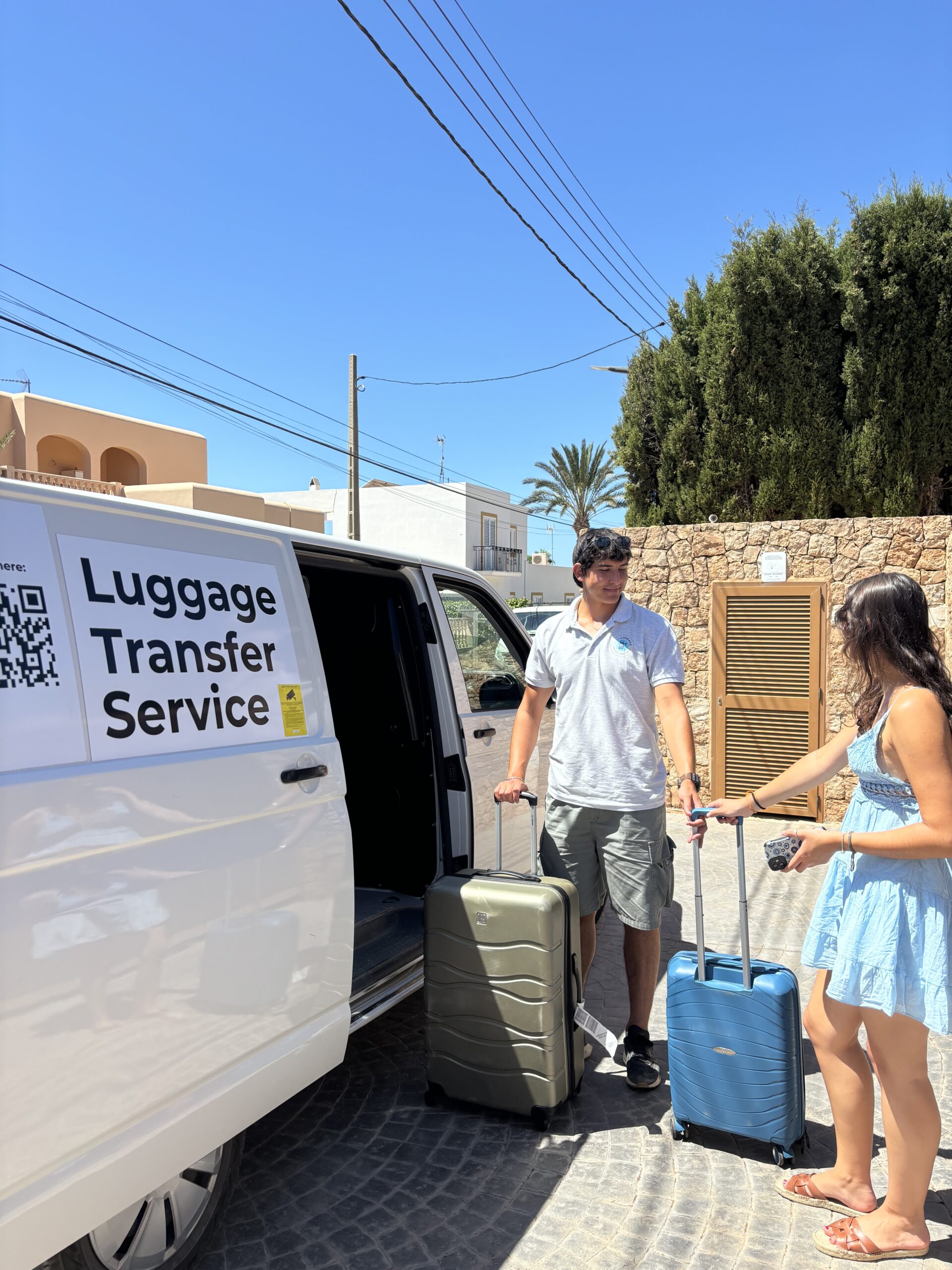 Driver collecting luggage